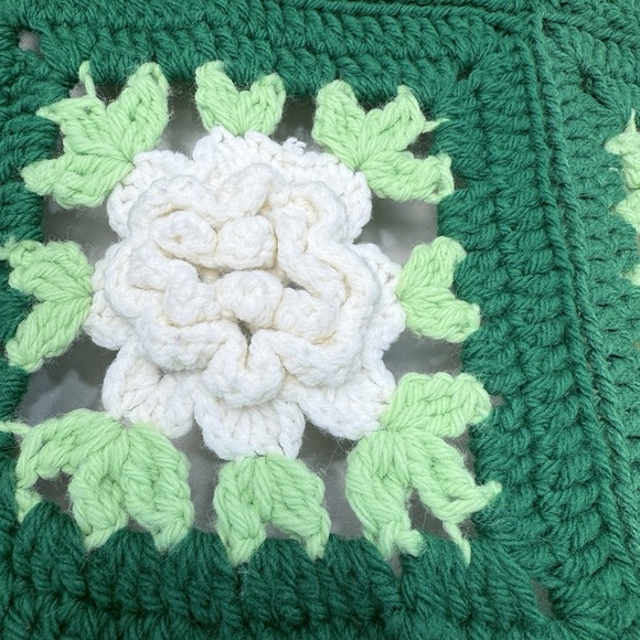 Handmade Crochet Afghan Throw 3D Flowers Granny Squares 79 x 44 Green White - Picture 3 of 6
